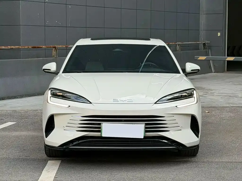 BYD Seal — фото 2