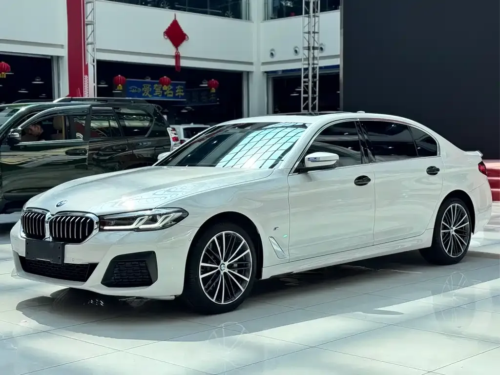BMW 5 Series — фото 1