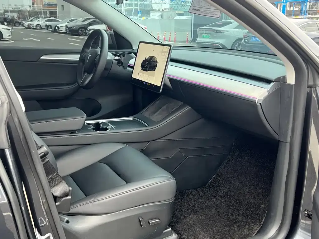 Tesla Model Y — фото 9