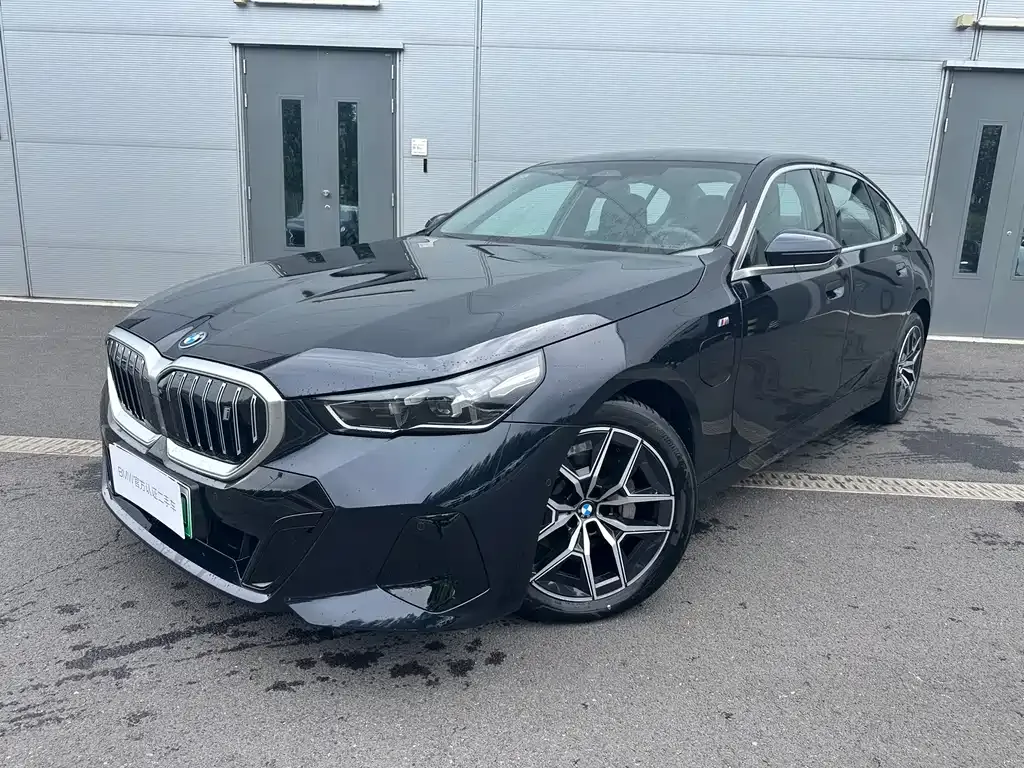 BMW i5 — фото 1
