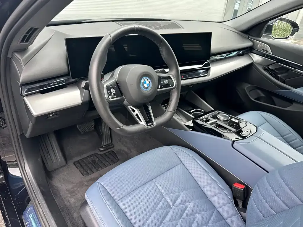 BMW i5 — фото 4