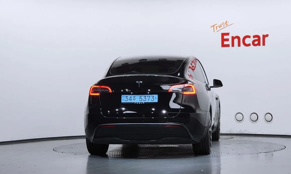 Tesla Model Y — фото 3