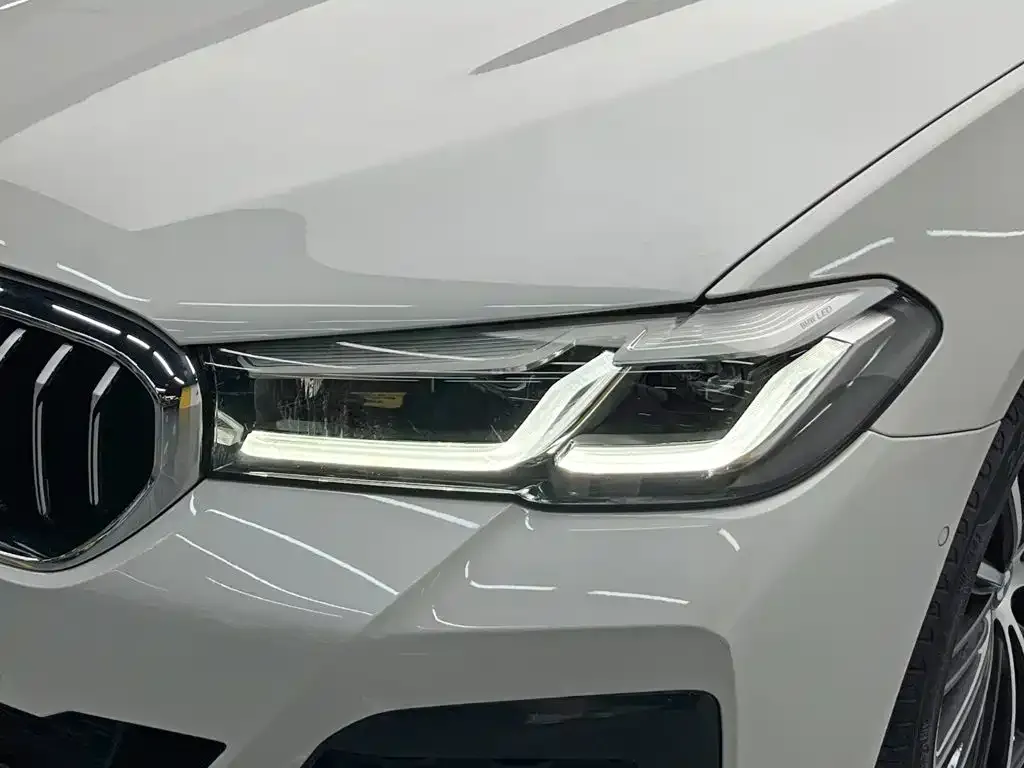 BMW 5 Series — фото 6