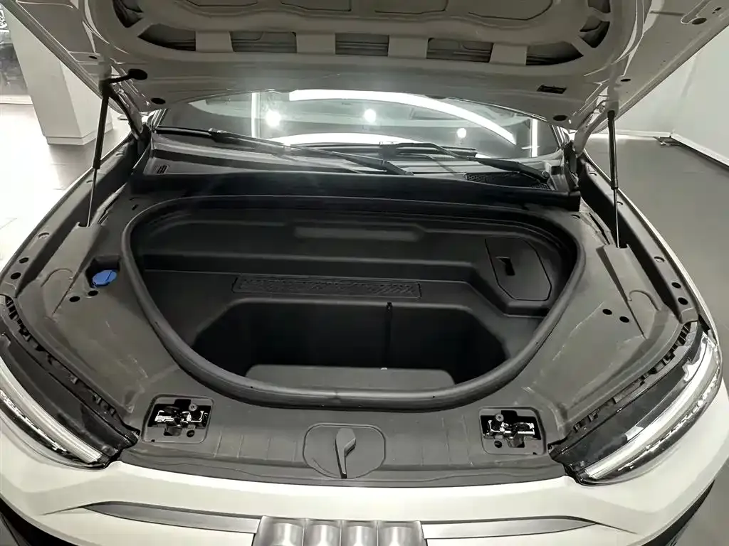 Audi Q6L e-tron — фото 10