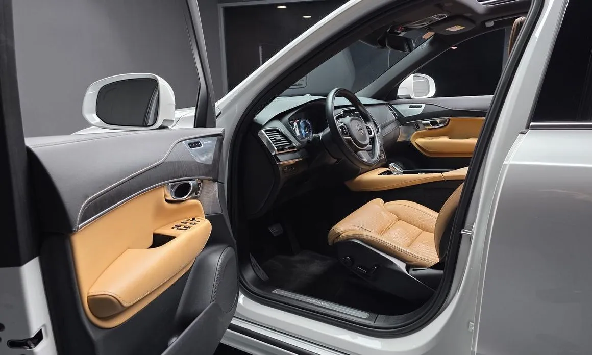 Volvo XC90 — фото 10