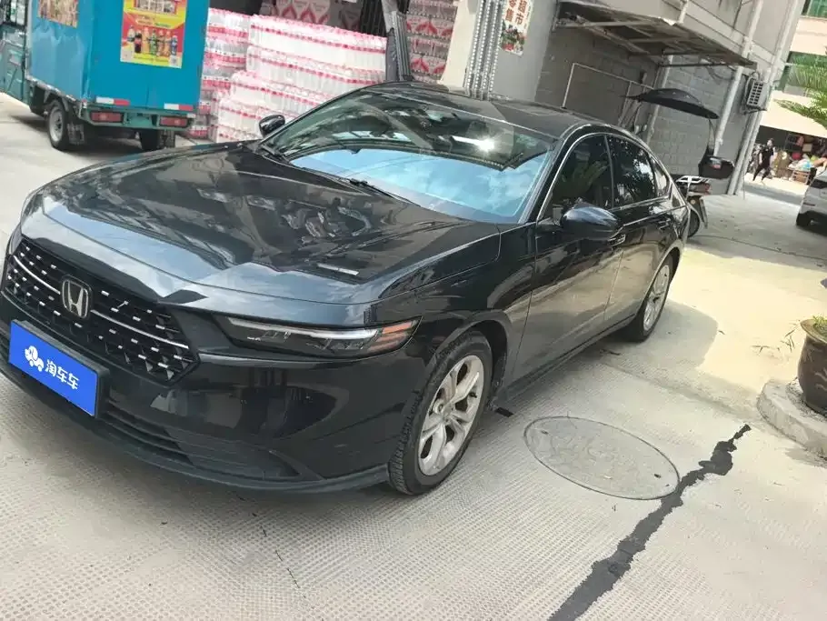 Honda Accord — фото 1