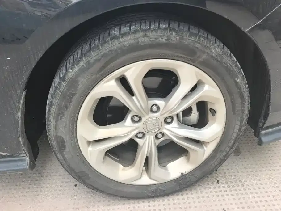 Honda Accord — фото 10