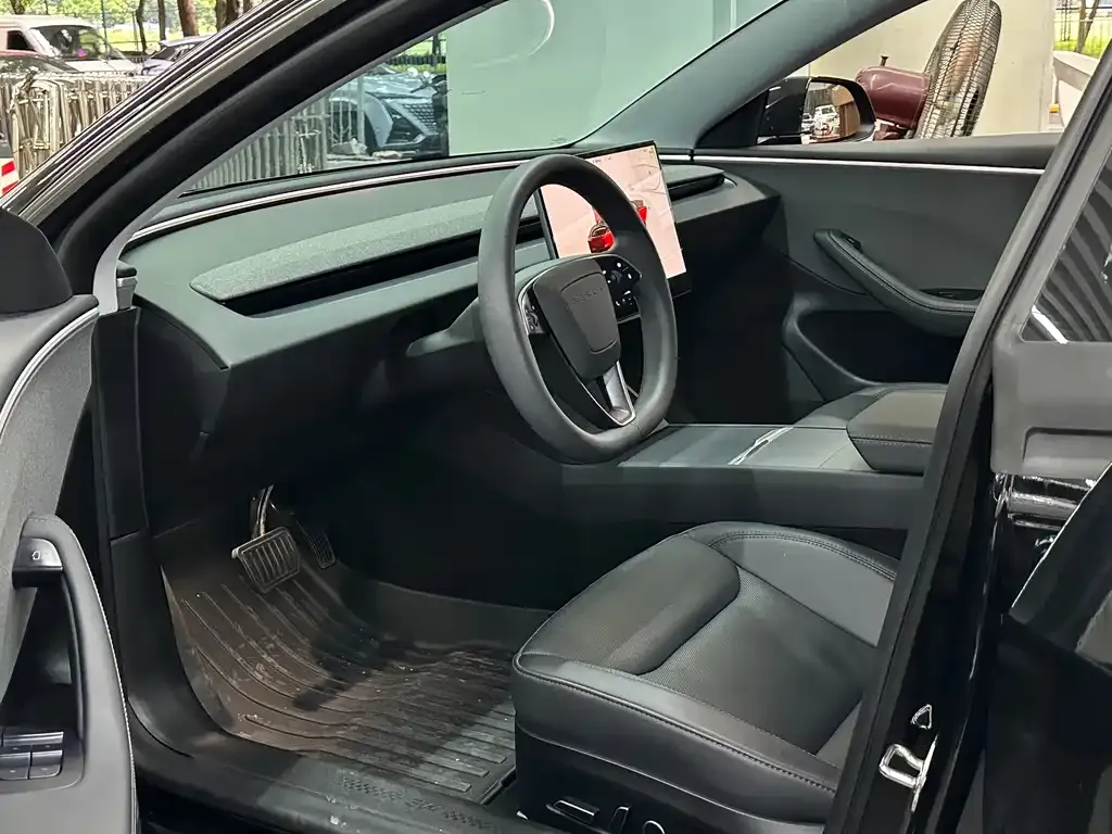 Tesla Model 3 — фото 2