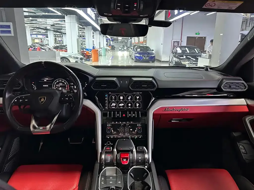 Lamborghini Urus — фото 2