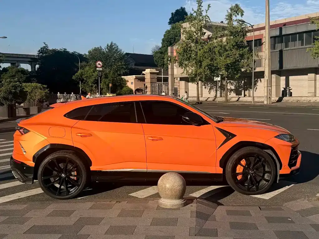 Lamborghini Urus — фото 8