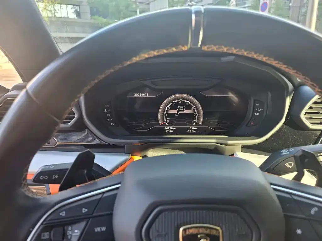 Lamborghini Urus — фото 2