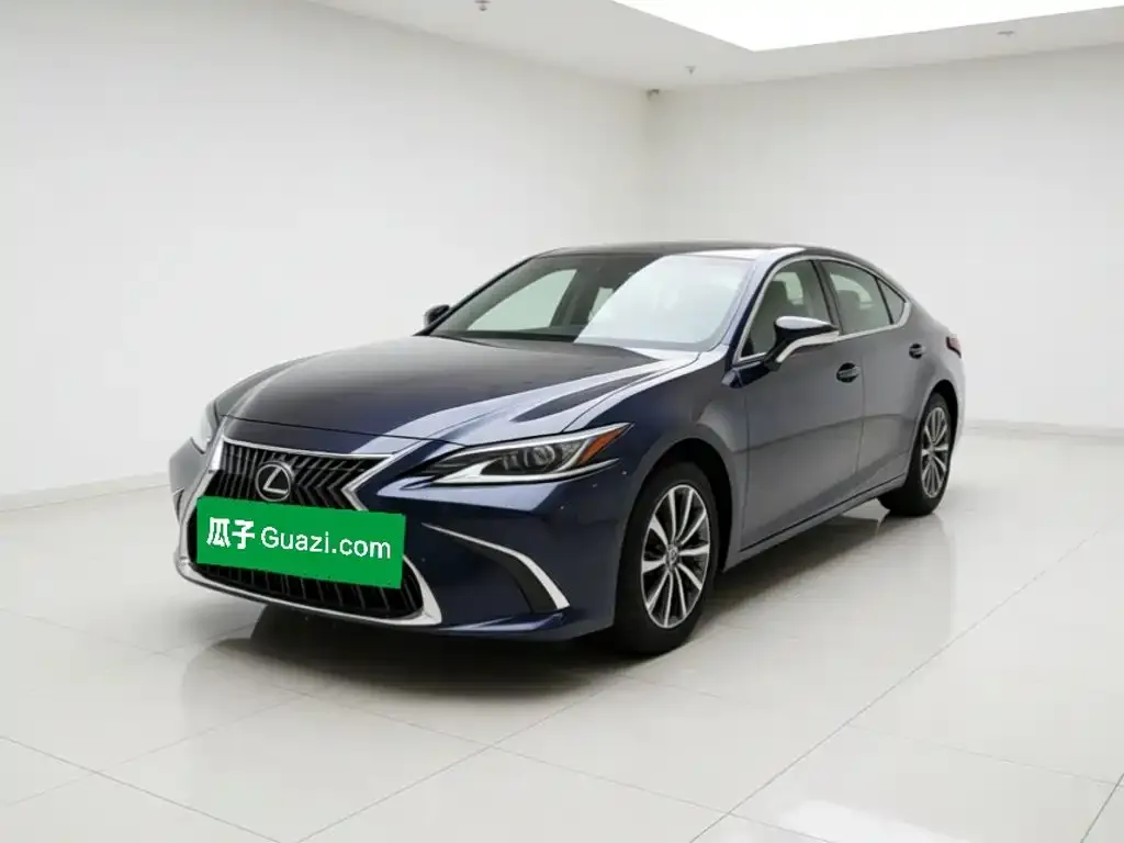 Lexus ES — фото 1