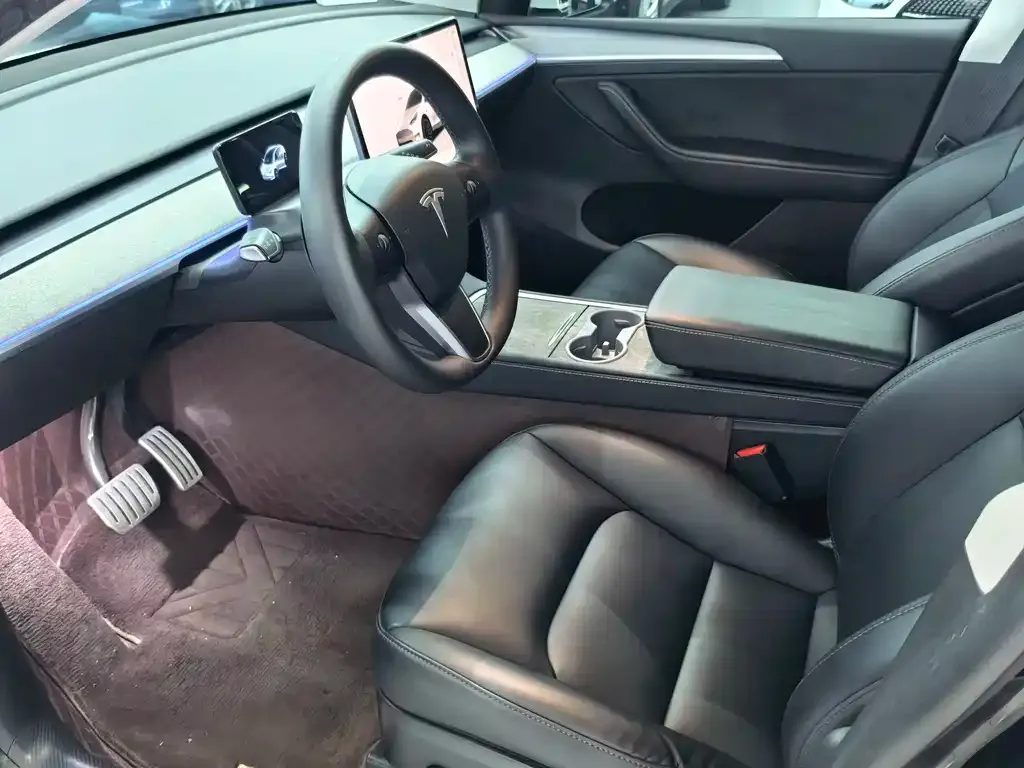 Tesla Model Y — фото 7