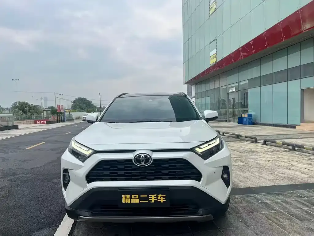Toyota RAV4 — фото 3