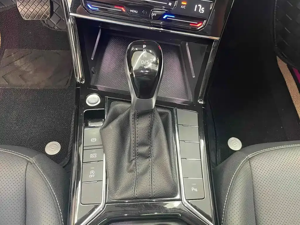 Volkswagen Passat — фото 10