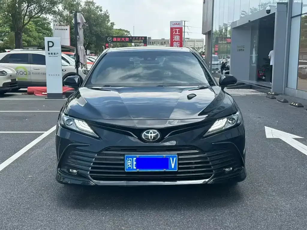 Toyota Camry — фото 3