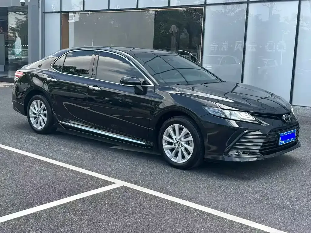 Toyota Camry — фото 8