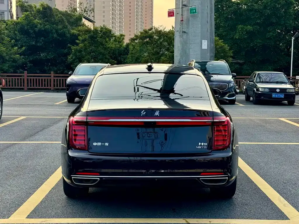 Hongqi H9 — фото 2