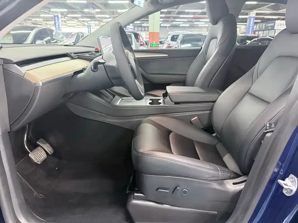 Tesla Model Y — фото 7