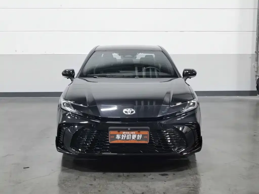 Toyota Camry — фото 4