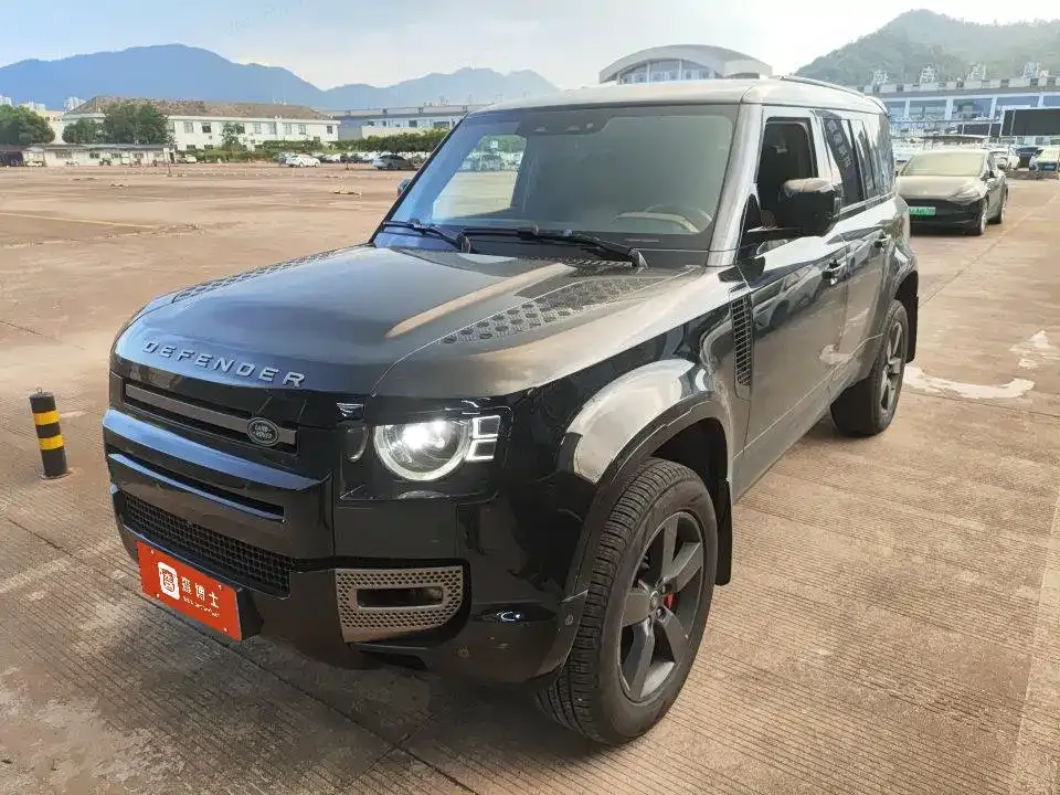 Land Rover Defender — фото 1