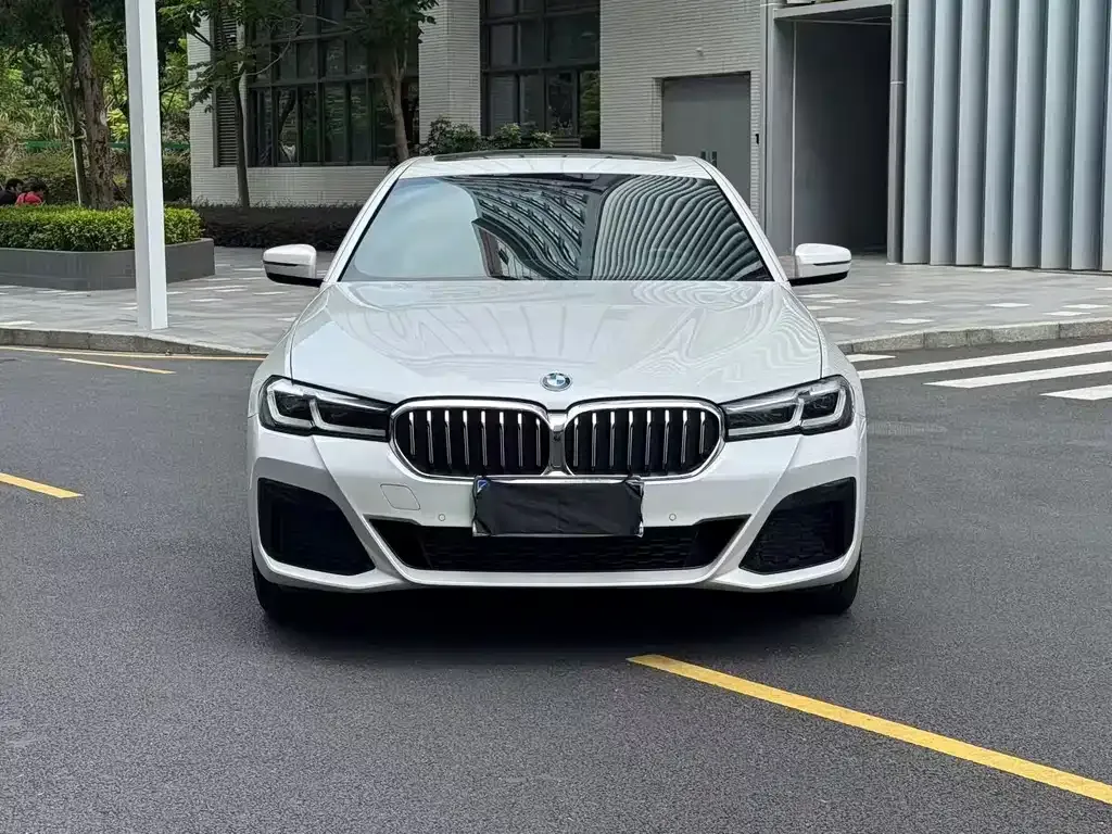 BMW 5 Series — фото 2