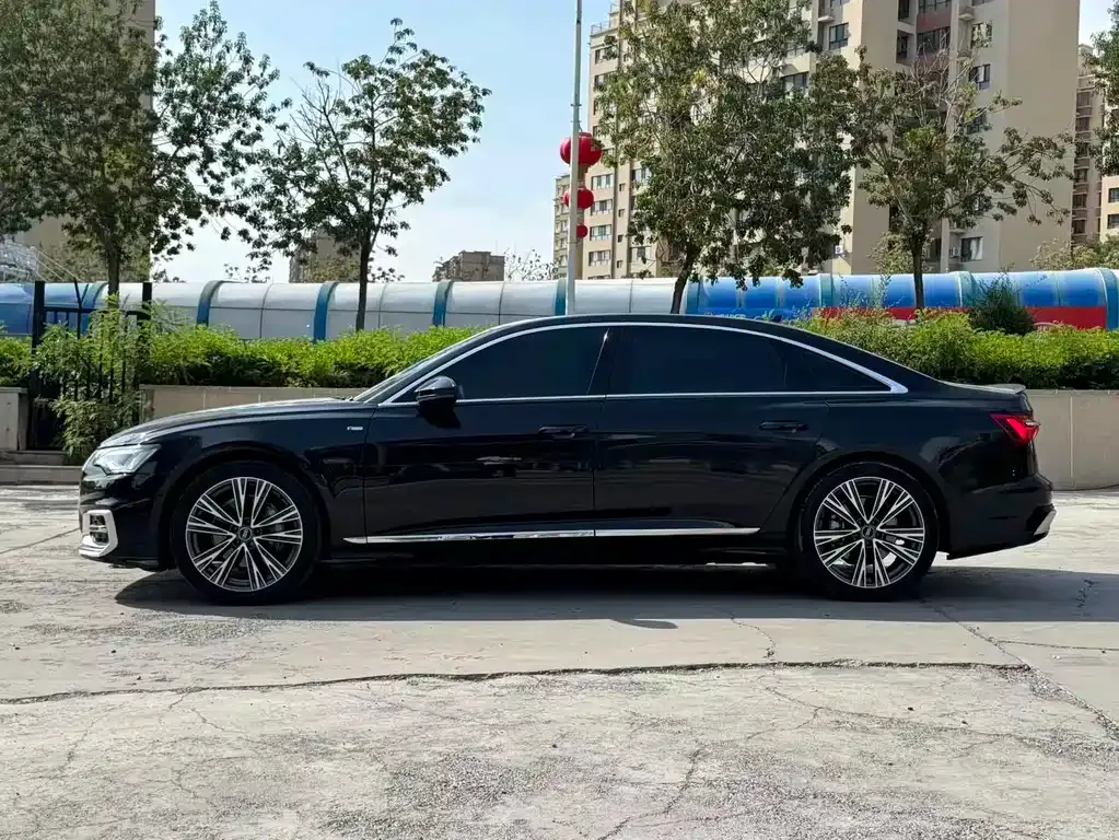Audi A6L — фото 9