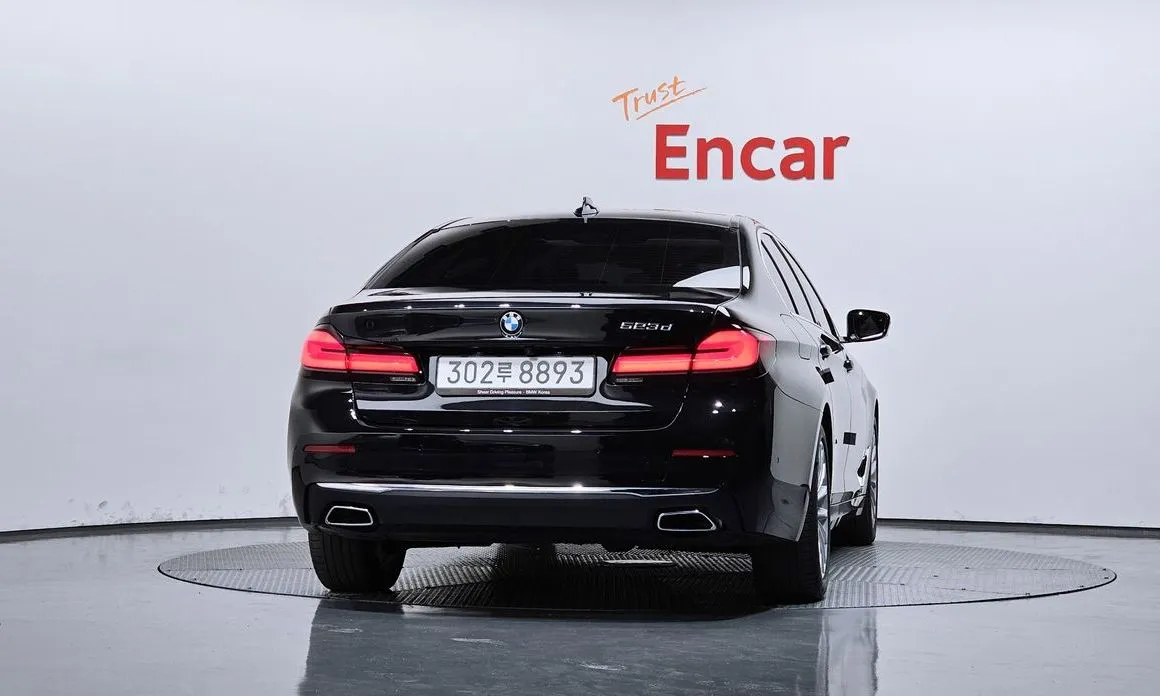 BMW 5-Series — фото 5