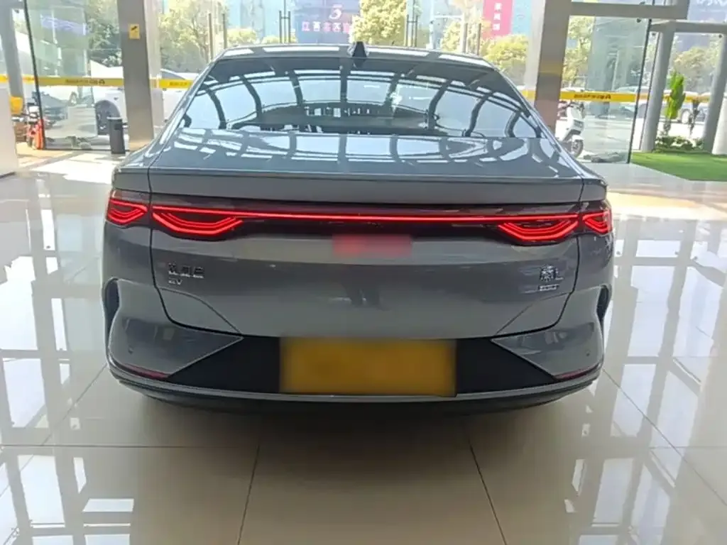 BYD Qin L — фото 3