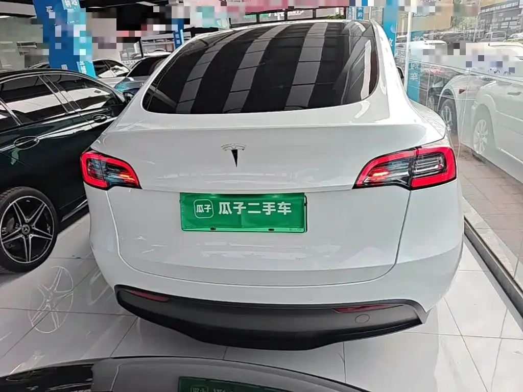 Tesla Model Y — фото 5