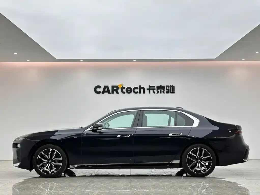 BMW 7 Series — фото 4