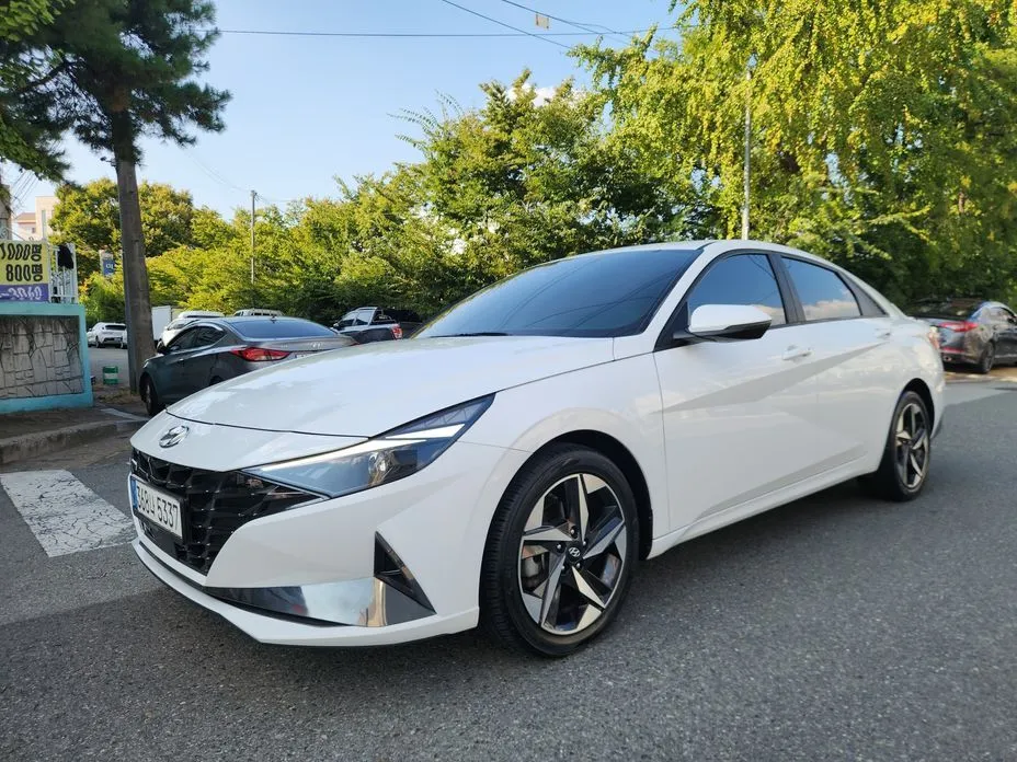 Hyundai AVANTE — фото 1