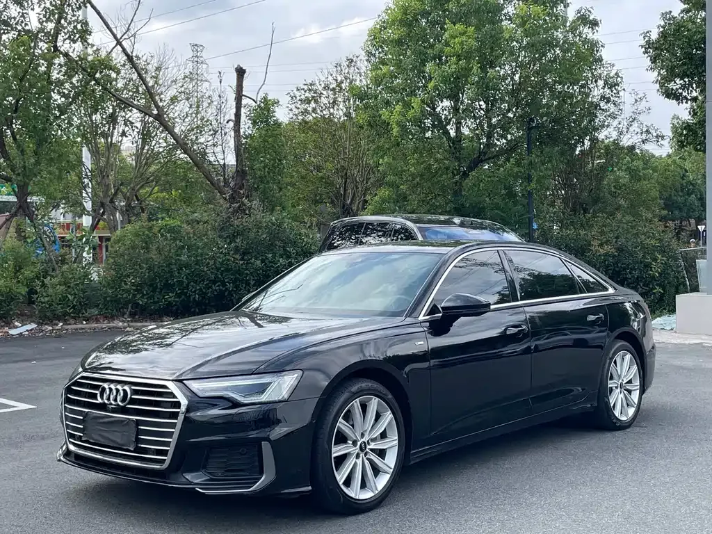 Audi A6L — фото 1