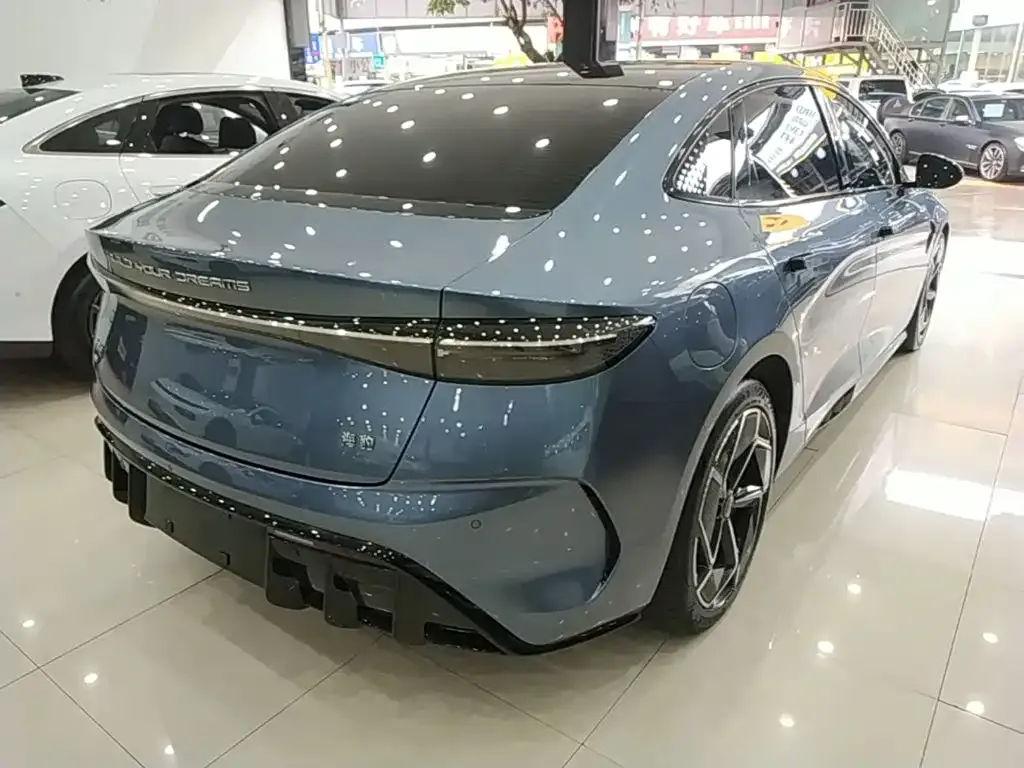 BYD Seal — фото 2