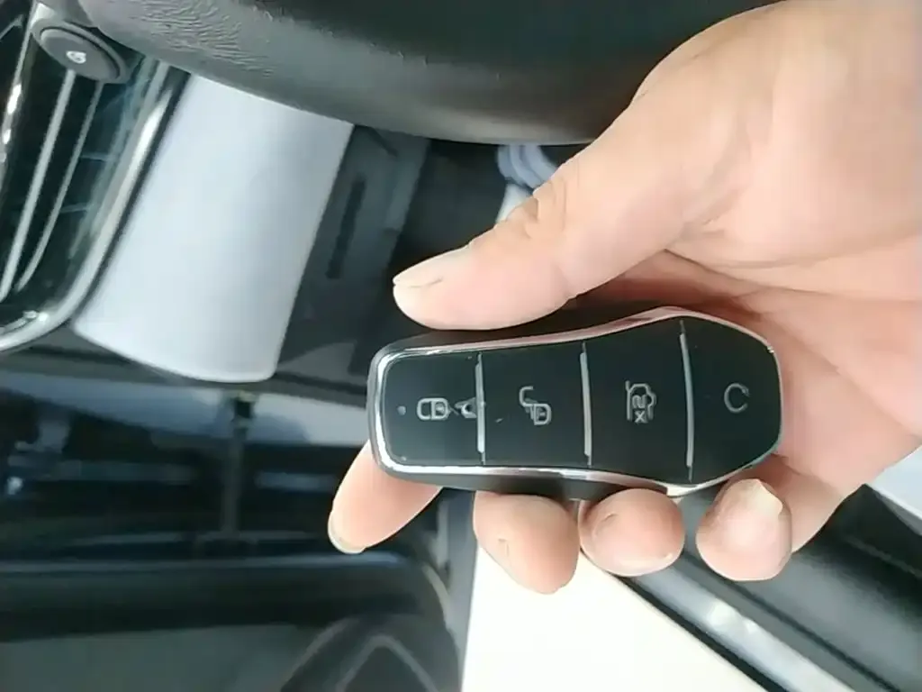 BYD Seal — фото 3
