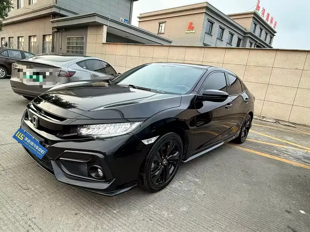 Honda Civic — фото 1