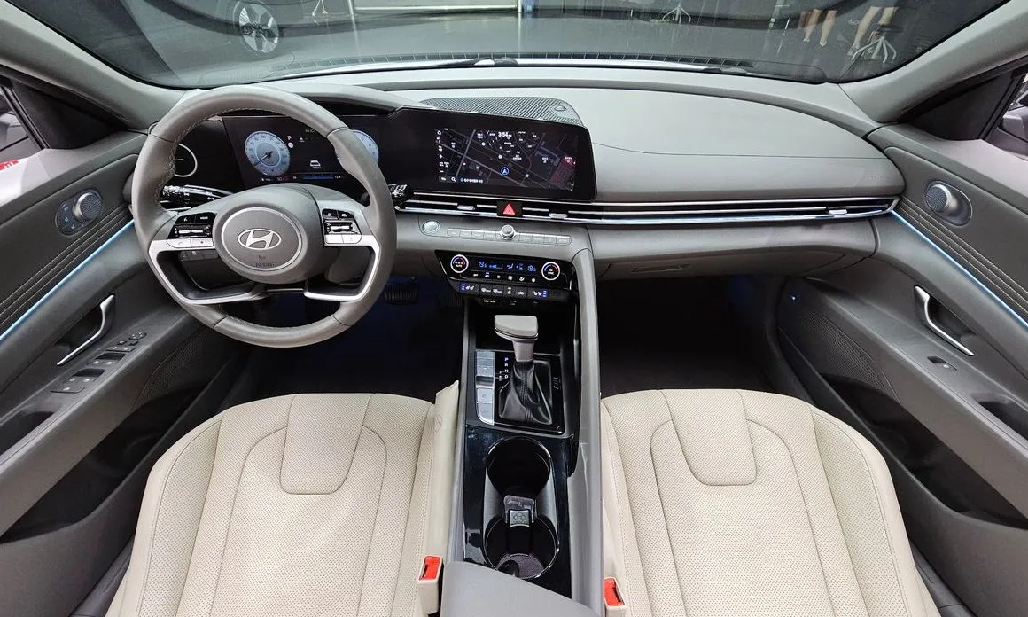 Hyundai AVANTE — фото 4