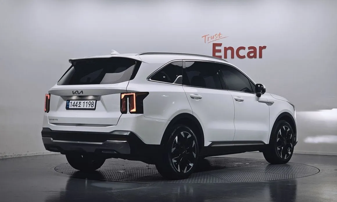 Kia Sorento — фото 7