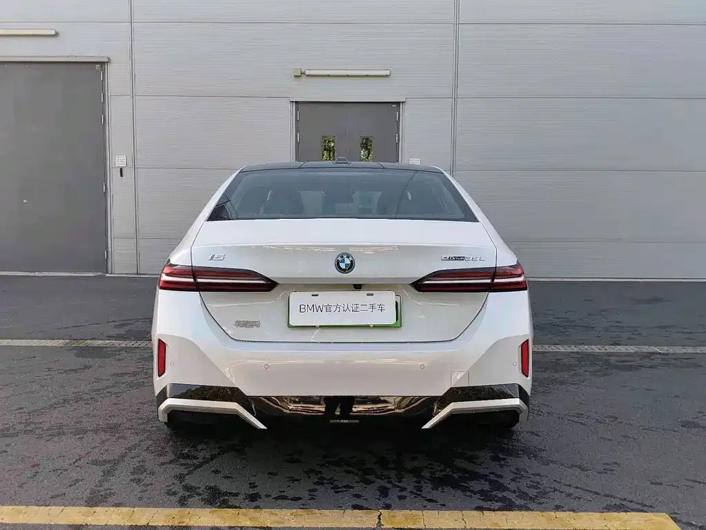 BMW i5 — фото 8