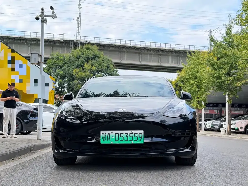 Tesla Model 3 — фото 2