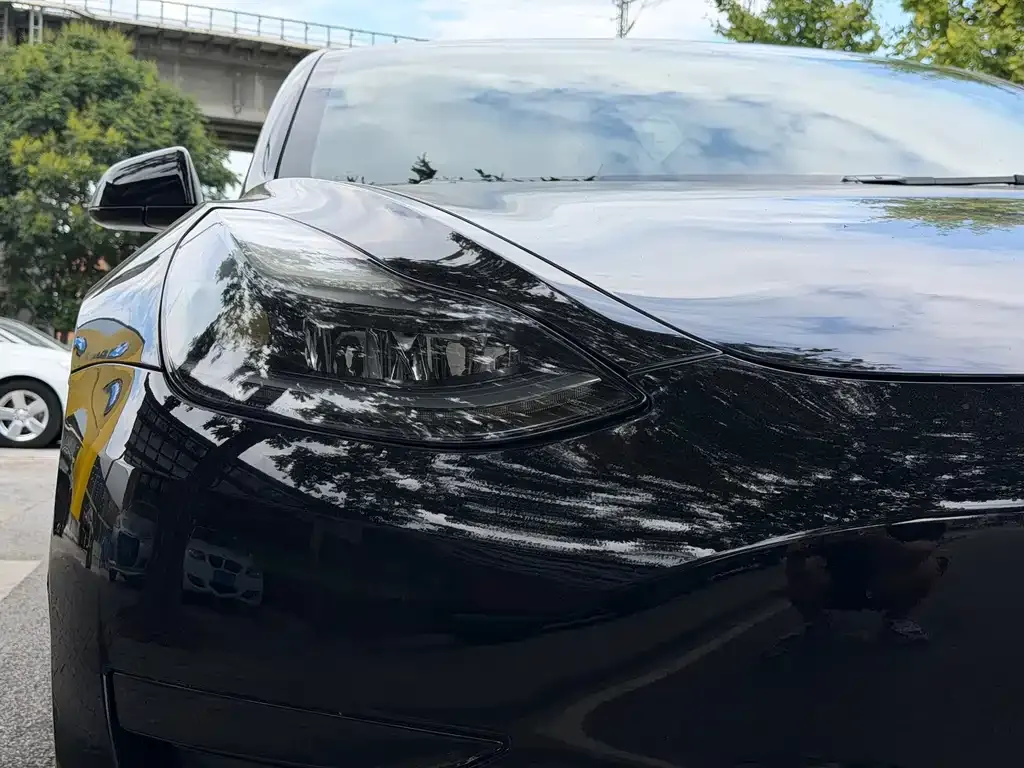 Tesla Model 3 — фото 4
