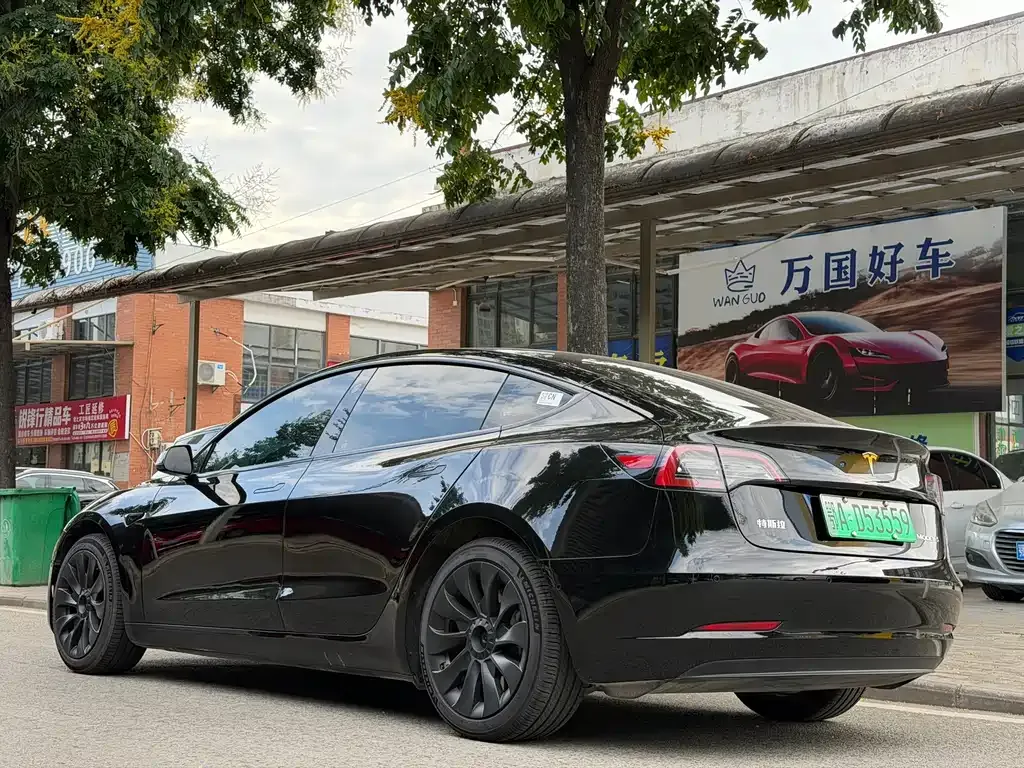 Tesla Model 3 — фото 6