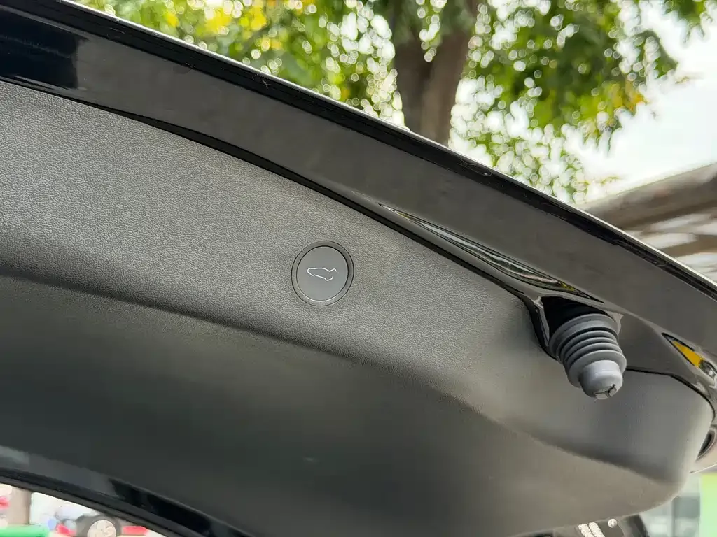 Tesla Model 3 — фото 3
