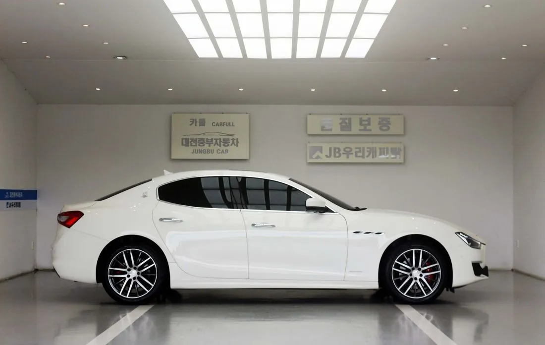 Maserati Ghibli — фото 10