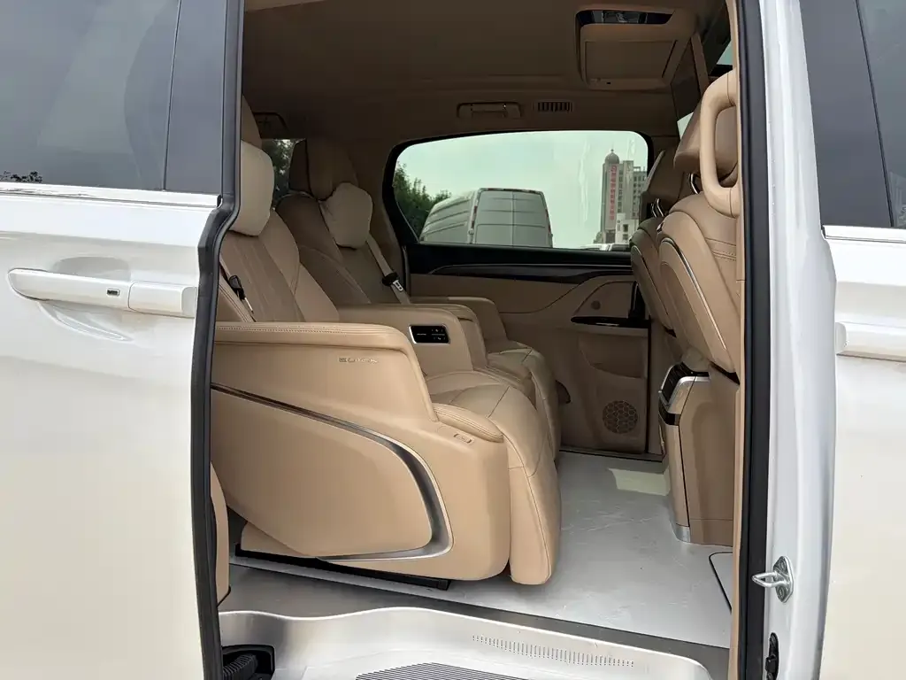 Buick GL8 Hybrid — фото 3