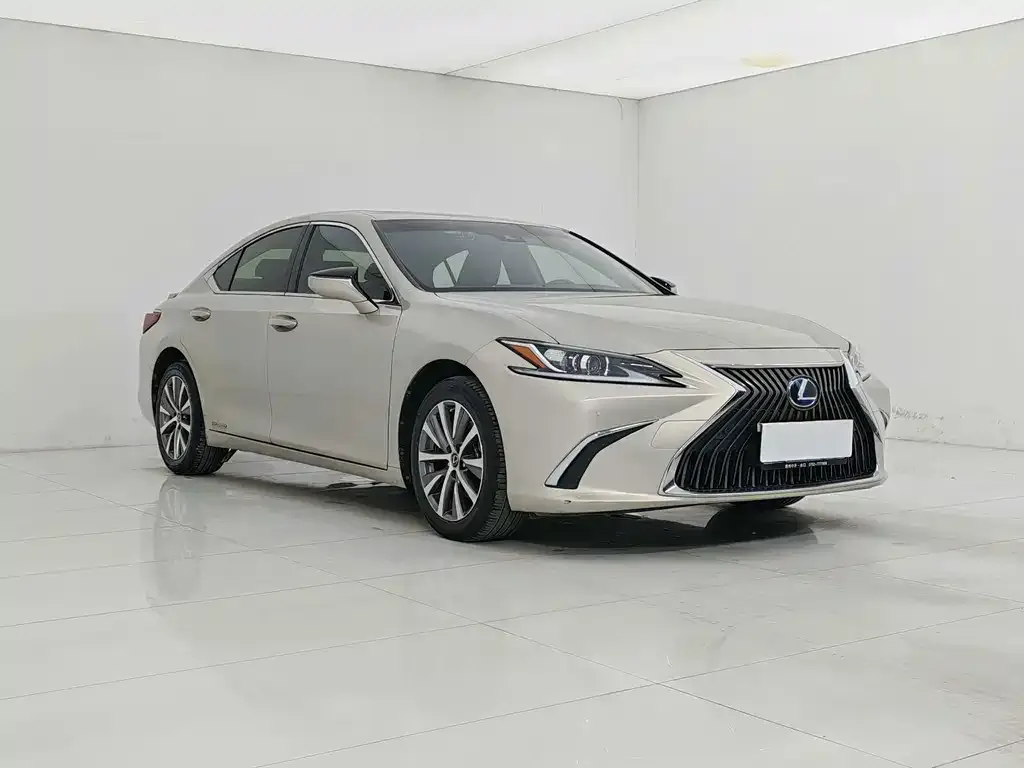 Lexus ES — фото 10
