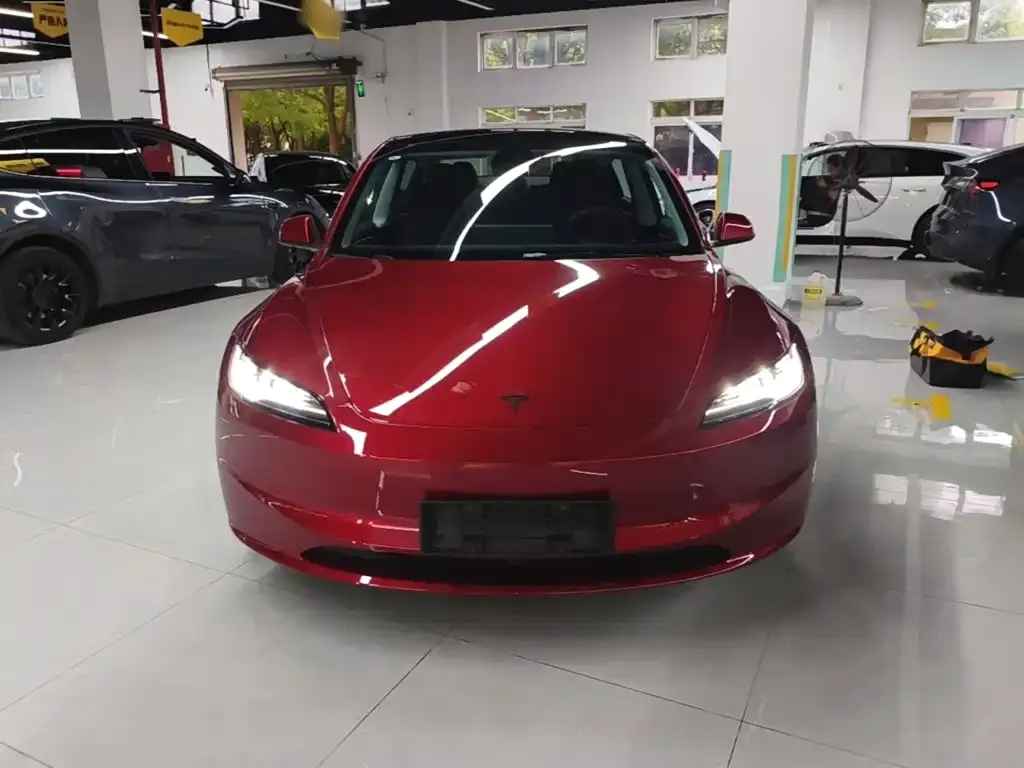 Tesla Model 3 — фото 4
