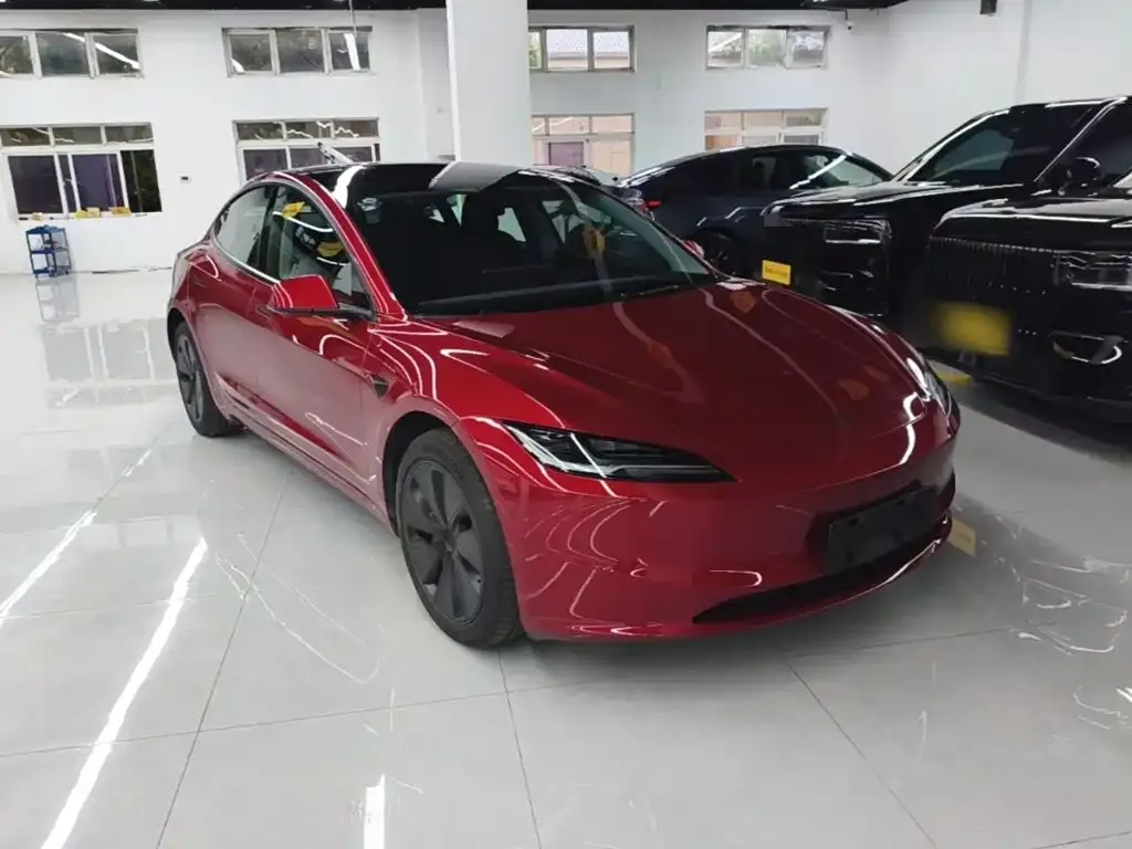 Tesla Model 3 — фото 7