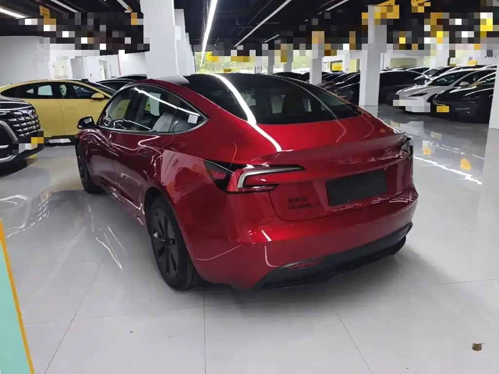 Tesla Model 3 — фото 9