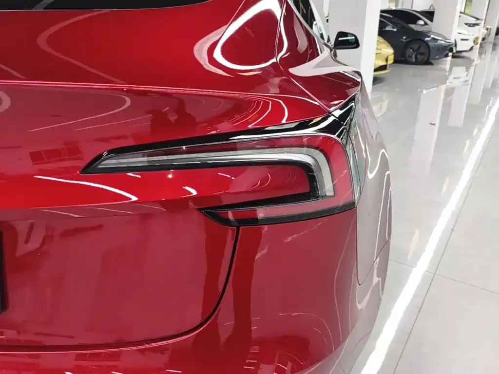 Tesla Model 3 — фото 5